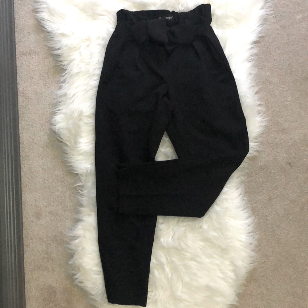 Dress pants with waist belt accent